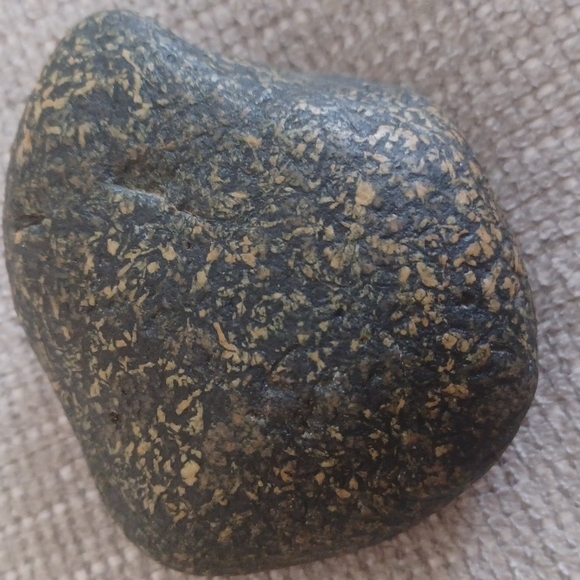 Lava Rock from the dinosaur age - Picture 2 of 3